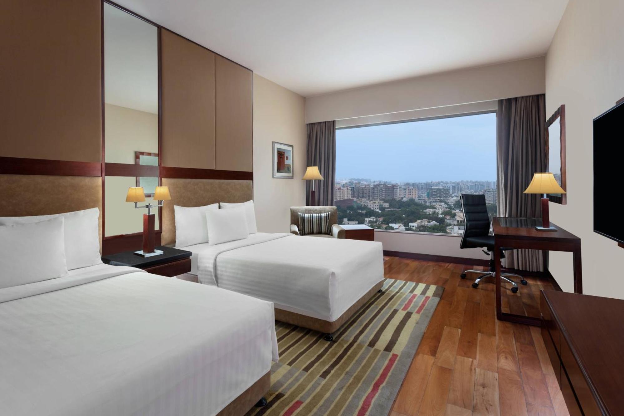 Courtyard By Marriott 5*